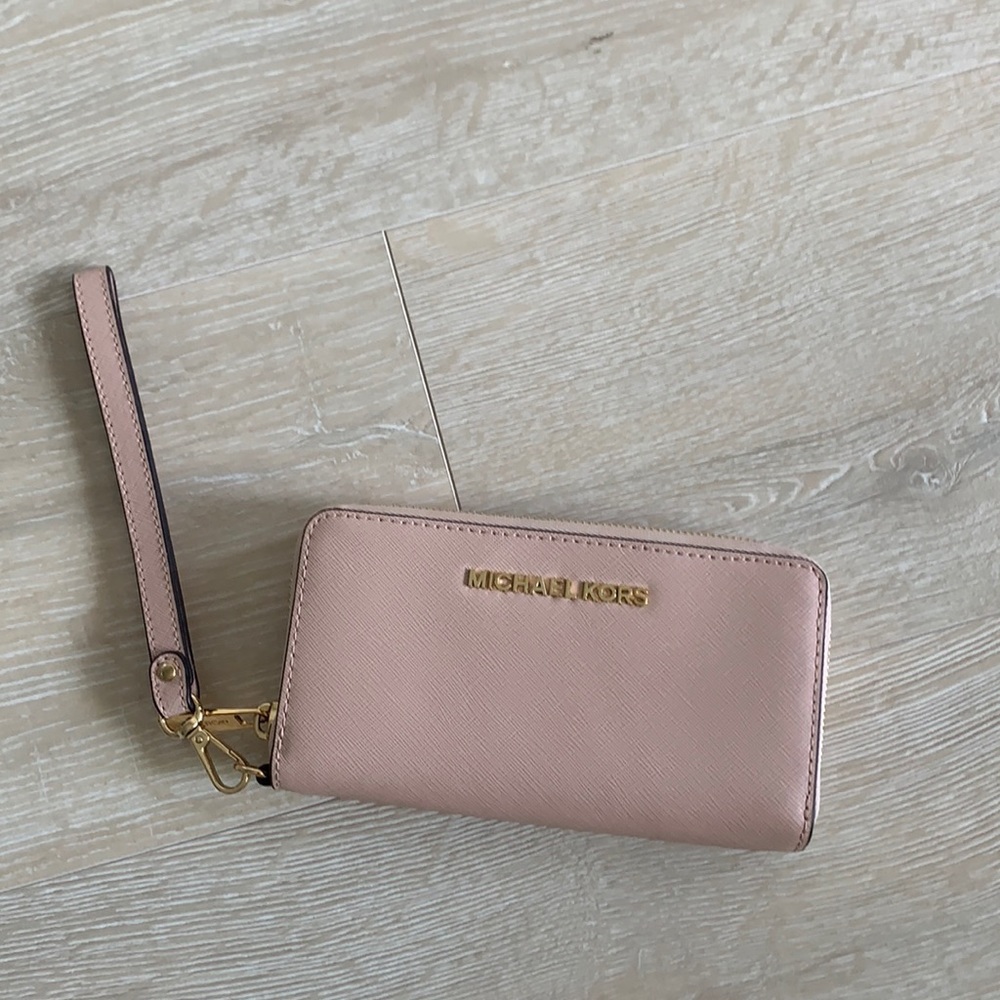 Michael Kors Wristlet Wallet